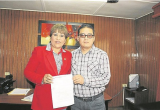 El gobernador regional de Áncash, Enrique Vargas, se reunió con la alcaldesa del Santa, Victoria Espinoza. (Foto Correo)
