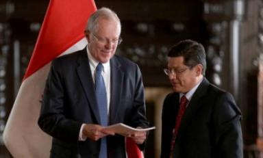 Ex Defensor del Pueblo, Eduardo Vega, entregó informe final de la Comisión de Integridad.