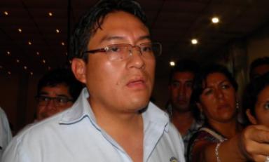 Se le acusa de nombramiento indebido, usurpación de cargo, contra la fe pública, colusión y asociación ilícita para delinquir.