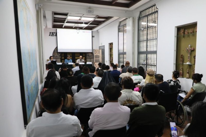 ONPE capacita a candidatos al Senado, la Cámara de Diputados y el Parlamento Andino