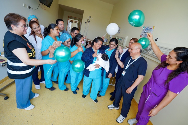 Áncash: bebé “Guerrera” de Nuevo Chimbote supera etapa crítica y deja la UCI Neurocirugía del INSN