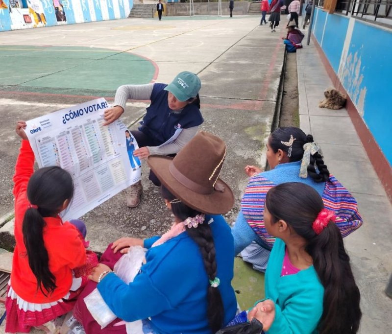 ODPE Huaraz refuerza orientación sobre el correcto marcado de la cédula de votación