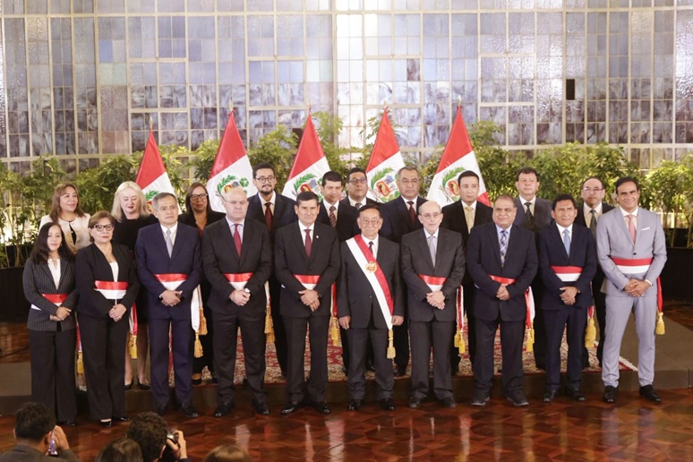 Estos son los ministros nuevos y ratificados del gabinete presidido por Luis Enrique Arroyo