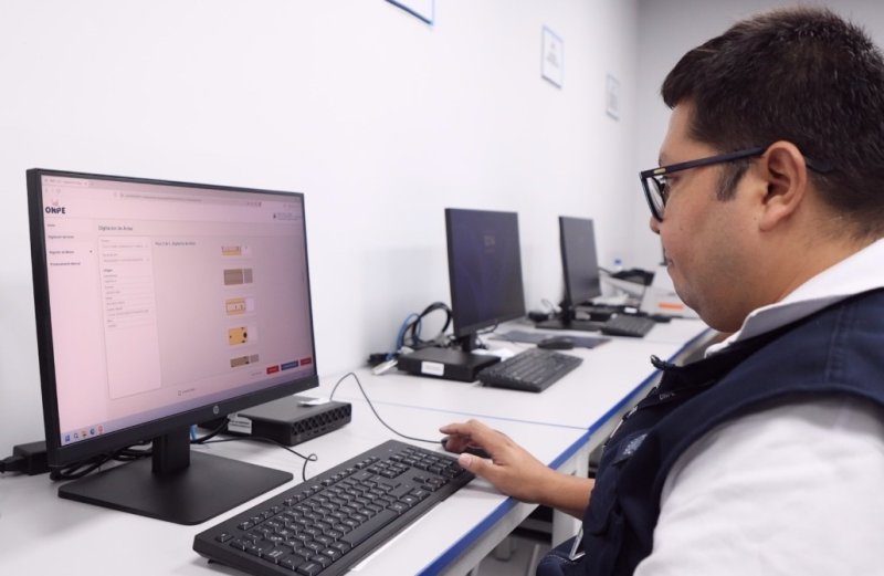 ONPE muestra los sistemas informáticos que utilizará en las elecciones generales
