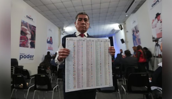 Revelaciones sobre Juan Phang y su rol en el retraso del material electoral