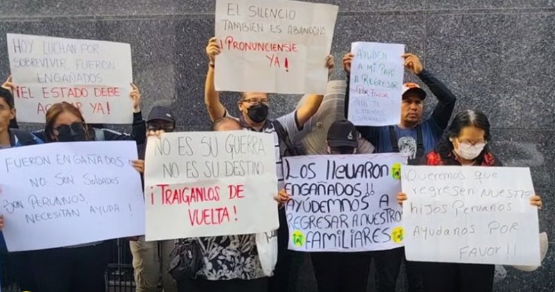 Familiares de peruanos reclutados en Rusia acuden a la Cancillería y piden ayuda para rastrear a sus parientes