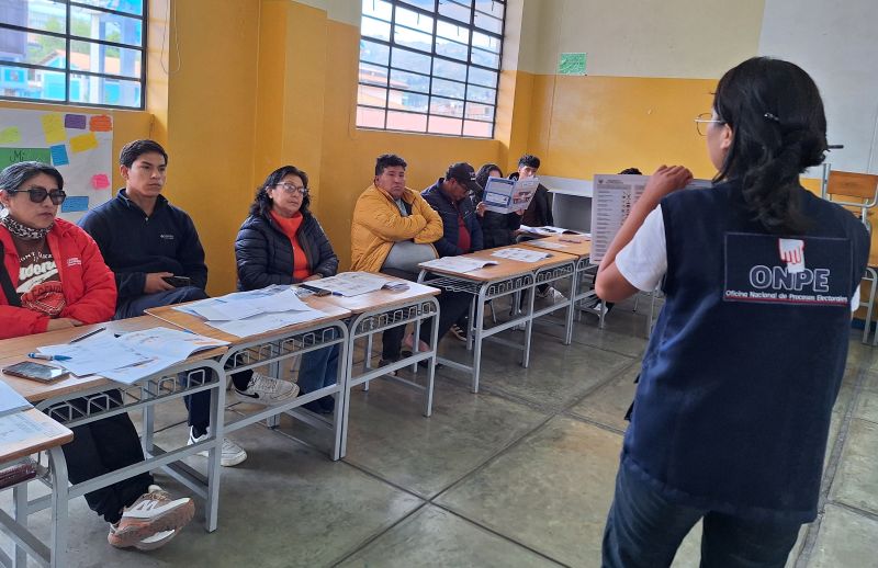 El 52.23 % de miembros de mesa a nivel nacional se capacitó para ejercer el cargo