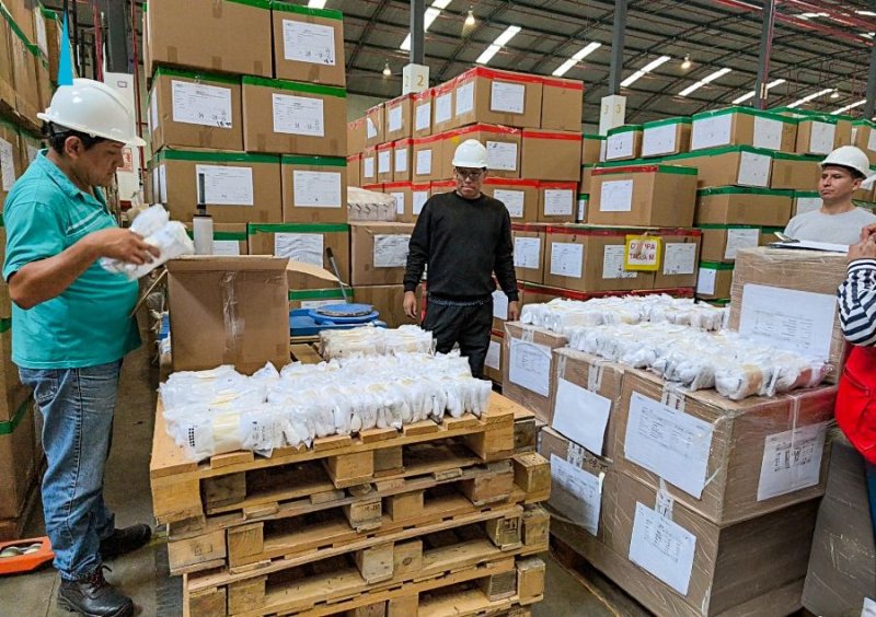 Contraloría alerta riesgo de deterioro en indumentaria policial almacenada desde hace diez meses