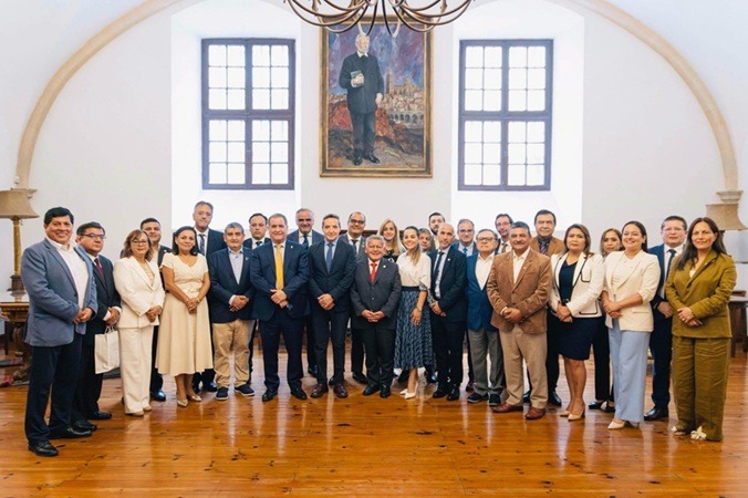 UCV fortalece su visión global con misión académica en prestigiosas universidades de España