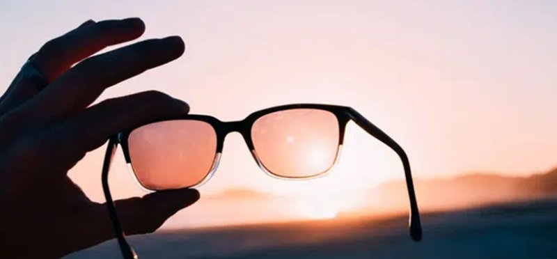 El sol, la luz ultravioleta y el cuidado de sus ojos