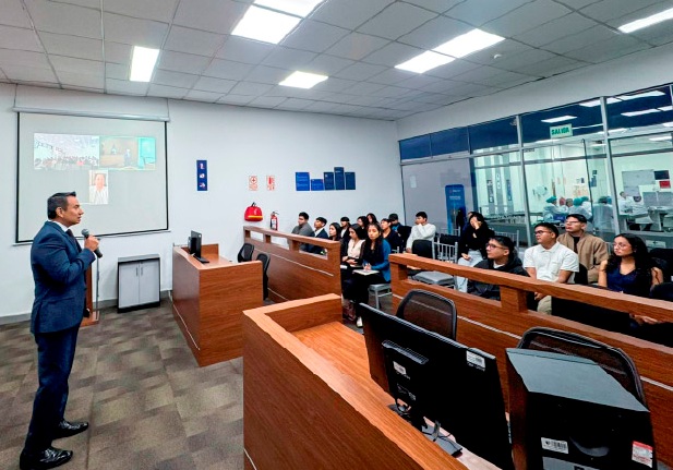 UCV reúne a expertos internacionales para debatir sobre cirugía estética y responsabilidad civil