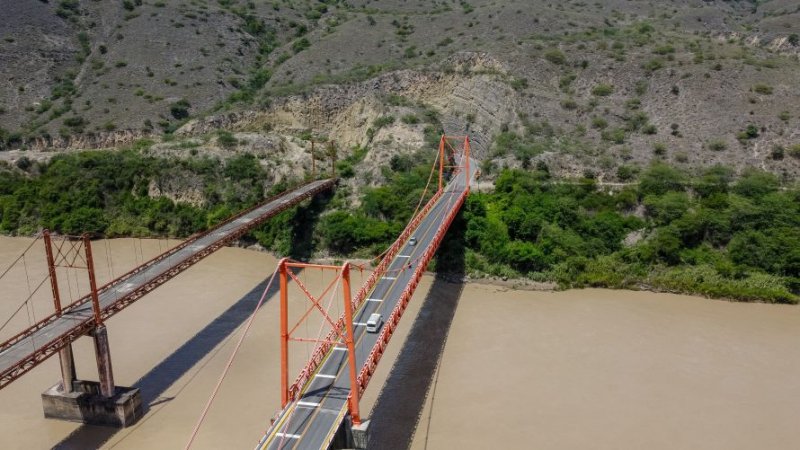 Carreteras y aeropuertos lideran ejecución de inversiones supervisadas a mayo de 2026