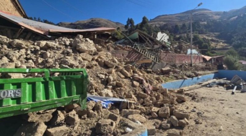 Ministro de Trabajo lidera mesa técnica en Chupaca para atender a los afectados por el sismo