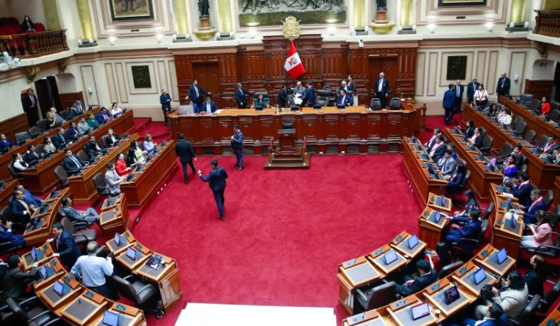 Congreso: proponen cambiar normativa para garantizar presencia de legisladores en sesiones parlamentarias
