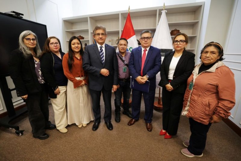 Ministro de Trabajo amplía el diálogo social con organizaciones sindicales