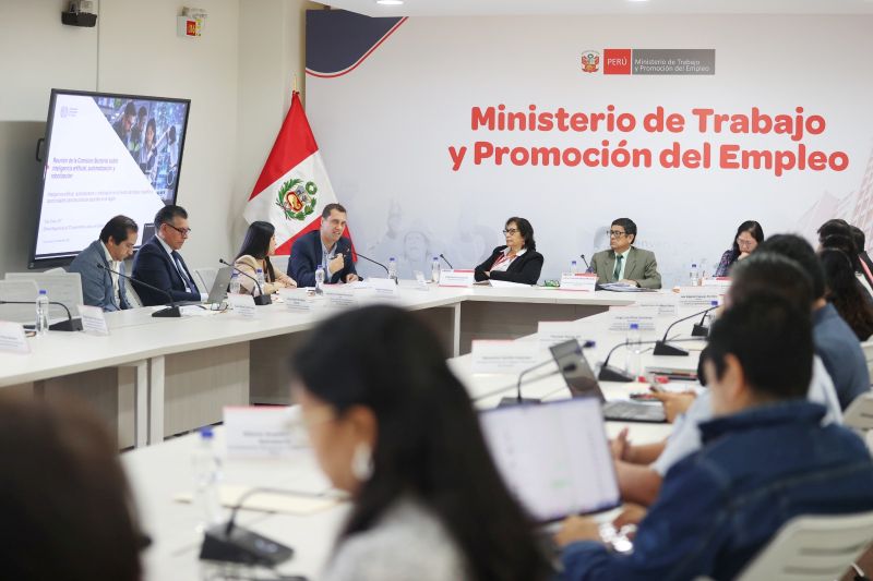 MTPE se anticipa al impacto de la IA para proteger el empleo y los derechos laborales