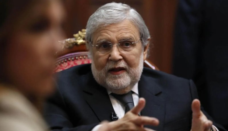 Constitucionalista Ernesto Blume: “Procede otorgar facultades legislativas delegadas al Poder Ejecutivo”