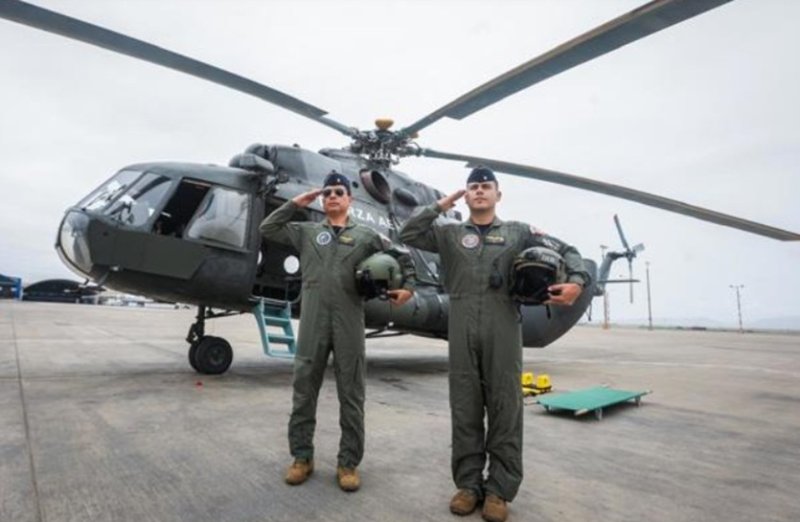 Presentan el “Papacóptero FAP”, helicóptero que trasladará al papa León XIV durante su visita al Perú