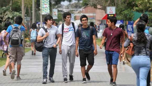 Gobierno oficializa bachillerato automático hasta marzo del 2024