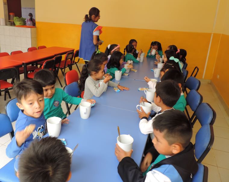 Áncash: Qali Warma supervisó servicio alimentario en institución educativa de Caraz