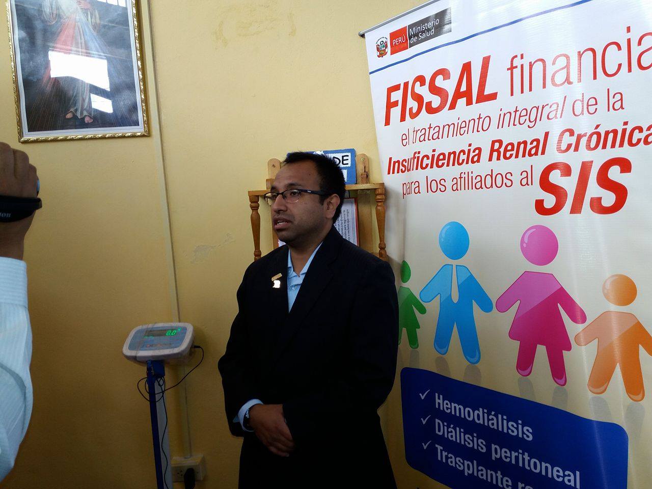 Asegurados con insuficiencia renal crónica reciben atención en clínica contratada por el seguro integral de salud SIS