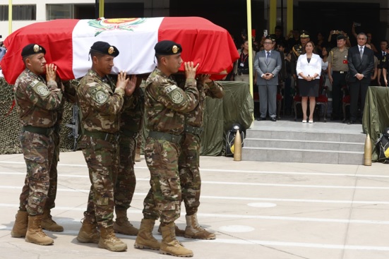Despiden con honores a policías asesinados en emboscada narcoterrorista en el Vraem