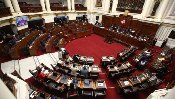 Amplían plazo hasta el 2025 para que docentes universitarios completen maestrías y doctorados