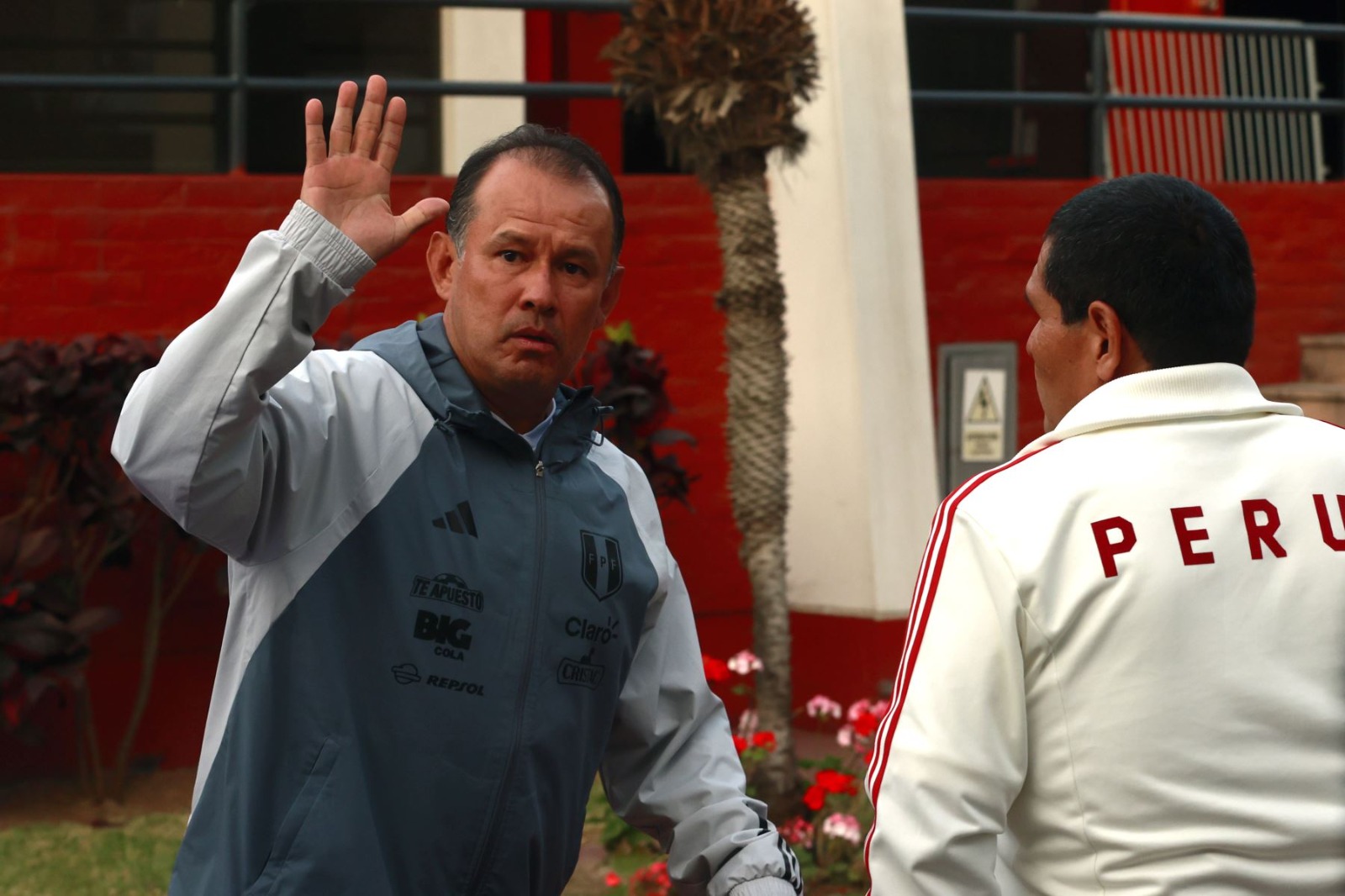 Juan Reynoso no va más en la selección peruana al confirmarse su salida
