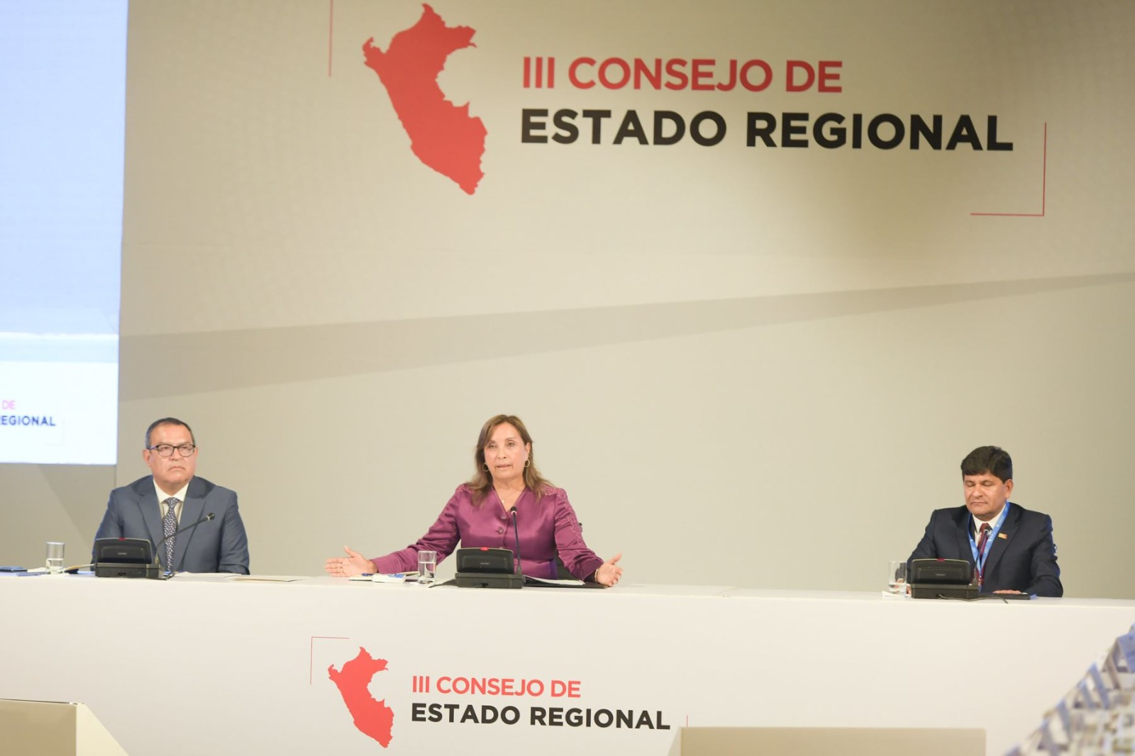 Otárola: Ejecutivo ha cumplido con palabra empeñada en los consejos de estado regional