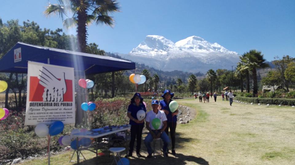 Defensoría de Áncash realiza feria informativa en Campo Santo de Yungay
