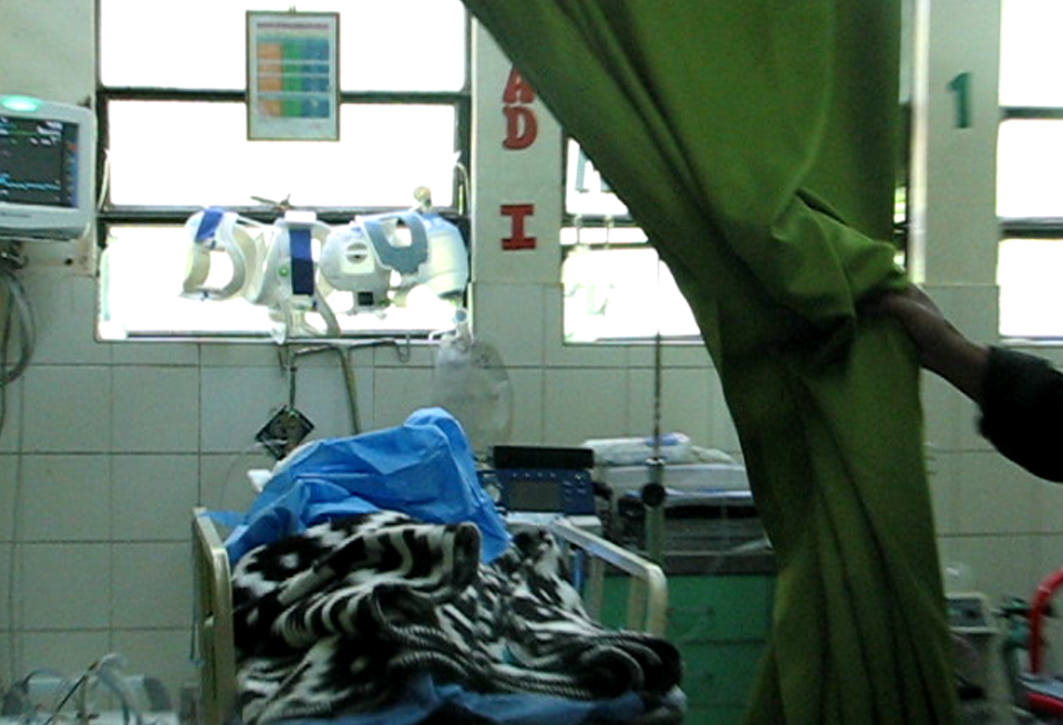 Menor de edad resulto con quemaduras tras explosión de local pirotécnico en Acovichay