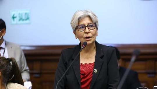 Congresista María Agüero se niega a pagar 45 mil dólares por departamento que compró en Breña
