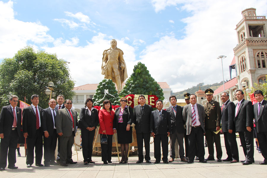 Autoridades y estudiantes participaron de homenaje a Mariscal Toribio de Luzuriaga y Mejía