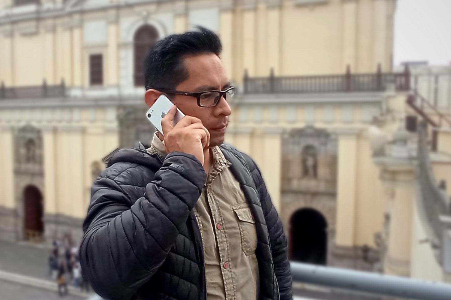 Defensoría pide medidas a favor de usuarios que compraron equipos celulares en el exterior