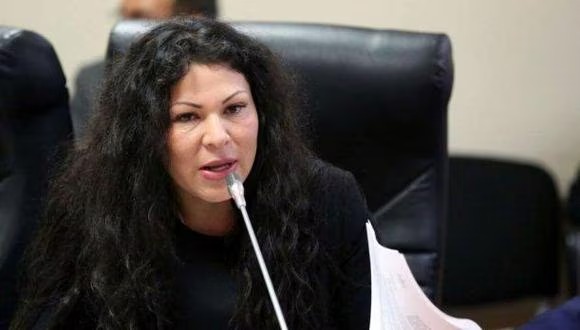  Aprueban inhabilitar por 10 años a excongresista Yesenia Ponce por presentar documentación falsa