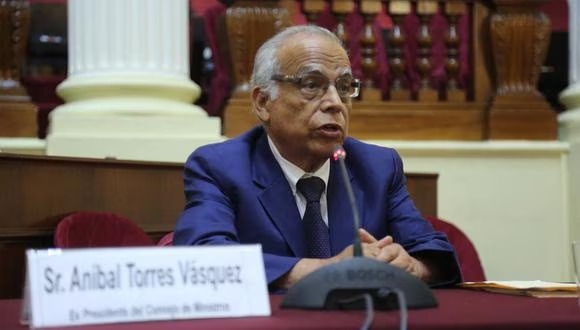  Patricia Chirinos denuncia constitucionalmente a Aníbal Torres y pide que se le inhabilite 10 años de la función pública