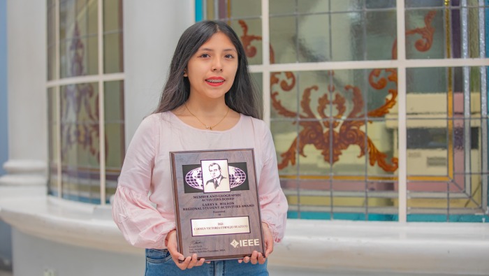Peruana premiada por organización internacional por labor de voluntariado e investigación en Ingeniería