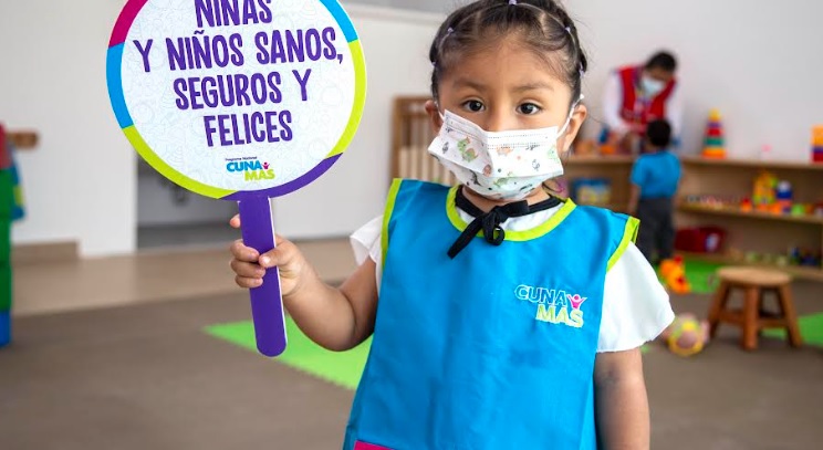 Prepara esta nutritiva mazamorra de avena con plátano y leche rica en proteína y calcio para niños menores de tres años