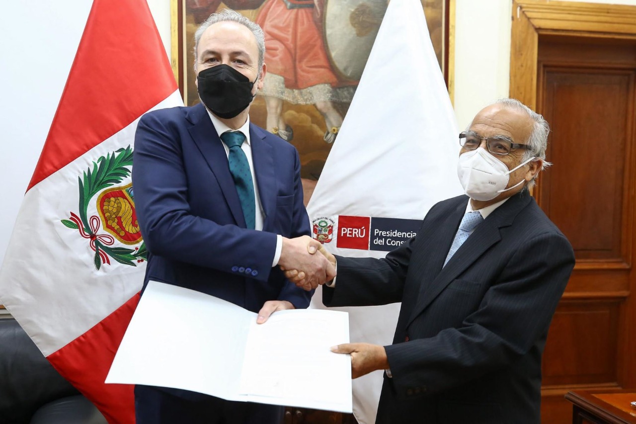 Gobierno suscribe acuerdo con Repsol para indemnización económica a afectados por derrame