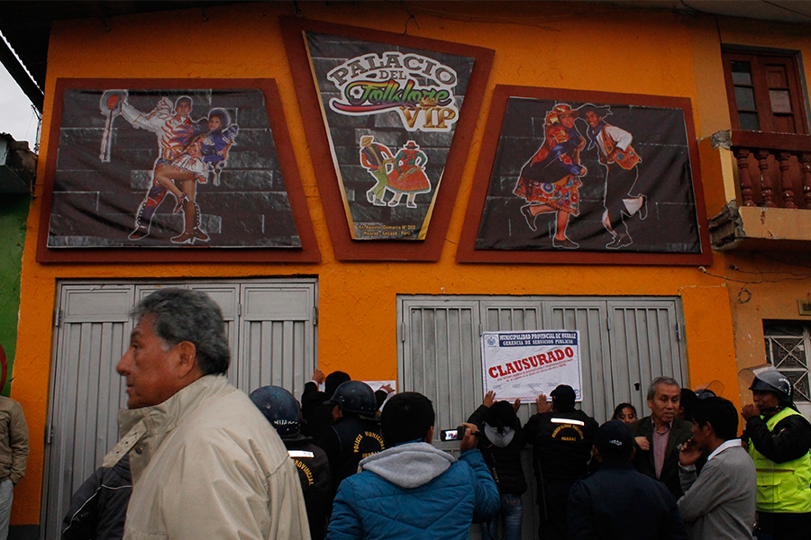 Clausuran local "El Palacio del Folklore" por vender licor sin autorización