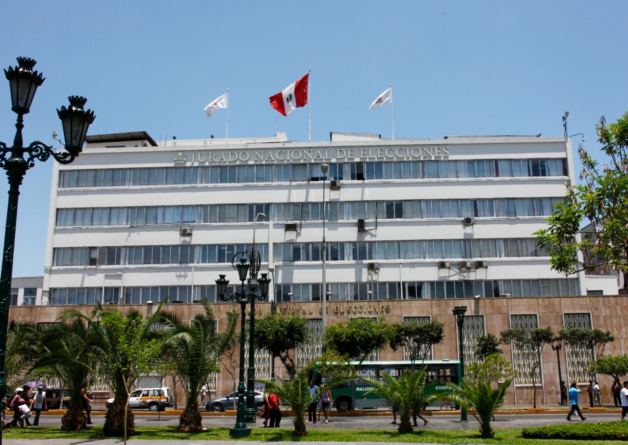 JNE suspende a Arce Córdova y pide a Fiscalía nombrar representante 