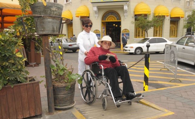 Notarías no deben exigir certificado de salud mental a adultos mayores con discapacidad