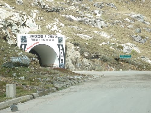 Violento asalto en carretera cerca a Túnel de Cahuish deja una mujer muerta