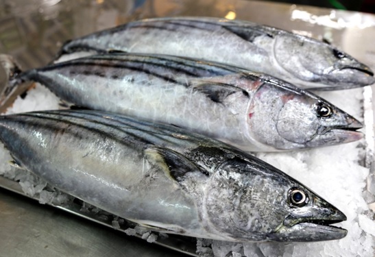 ¿Qué hago si me atoro con una espina de pescado?