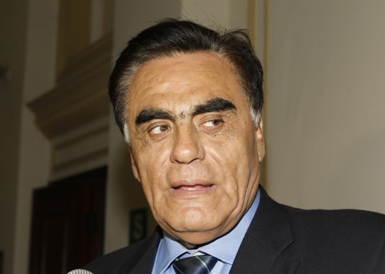 Luis Gonzales Posada: “Es importante que Presidenta pueda representarnos en el exterior”