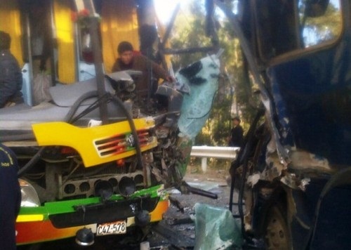 Profesionales de Montreal-Canadá entre los heridos en choque vehicular