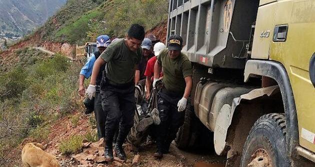 Tragedia en Fermín Fitzcarrald: 18 fallecidos tras caída de combi a abismo