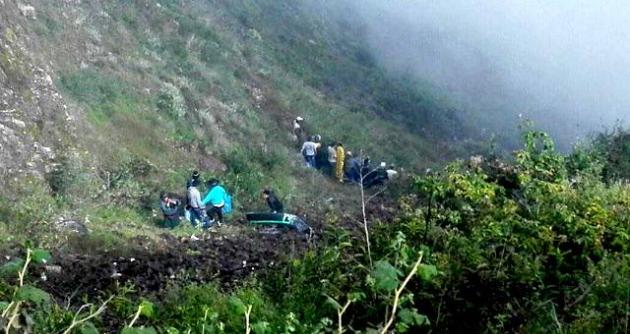 Huari: bus cae a un abismo en Huari y deja como saldo 5 fallecidos y 9 heridos