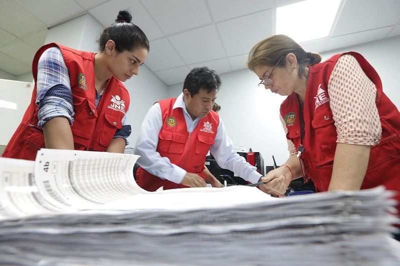 Titular del JNE exhortó a jurados especiales a resolver con celeridad actas observadas