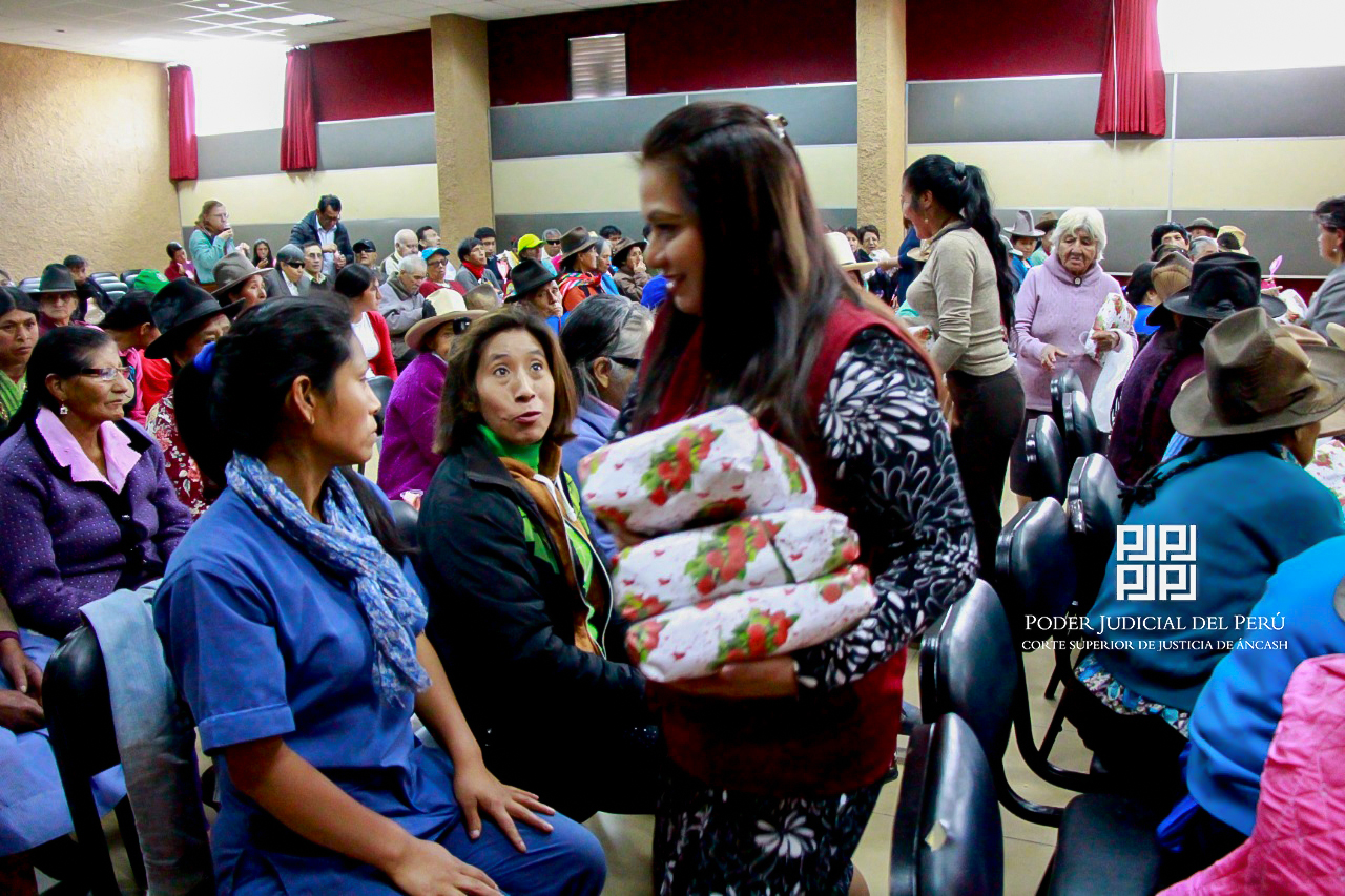 Corte de Áncash participó en homenaje a mujeres adultas mayores Día de la Madre